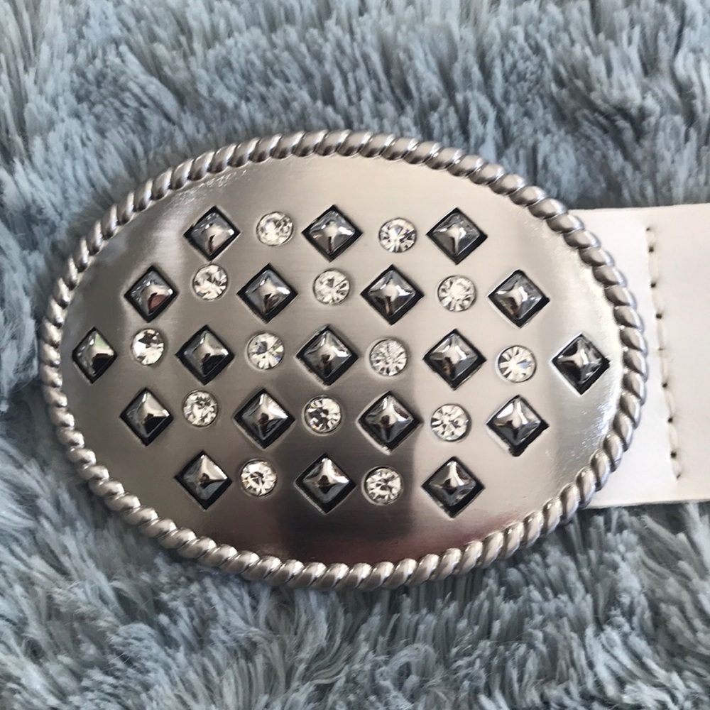 White leather belt - NEW